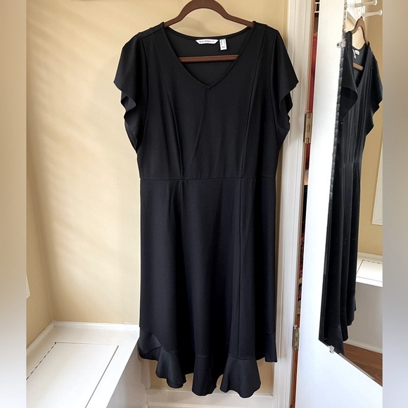 New Issac Mizrahi size M 10 12 black dress soft v-neck flutter sleeve - Picture 6 of 16